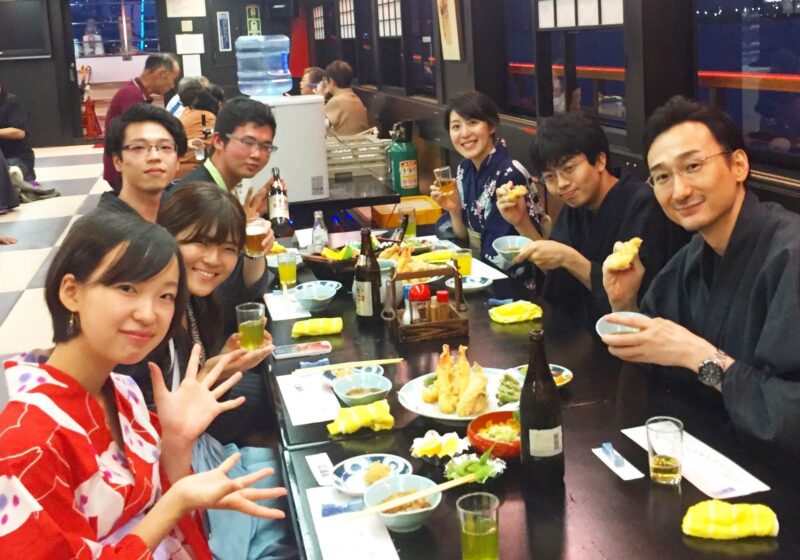 船の上でも、学び好き。